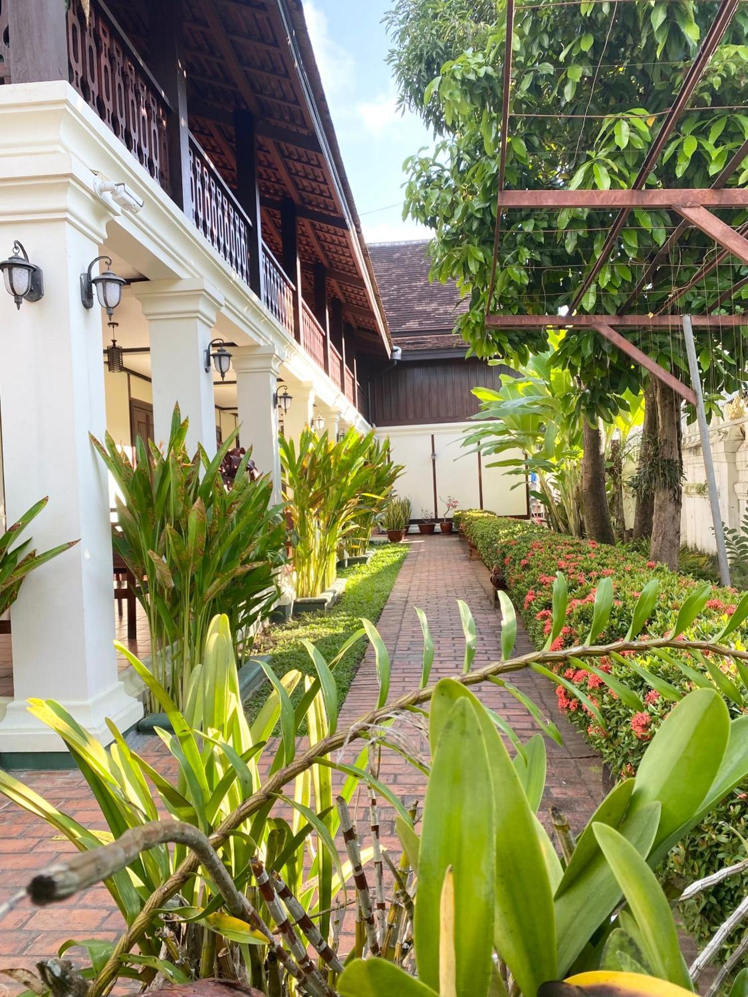 Luang Prabang Residence & Travel Екстериор снимка